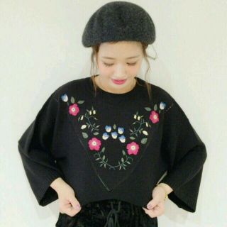 ダブルクローゼット(w closet)のＷcloset 刺繍ニット(ニット/セーター)