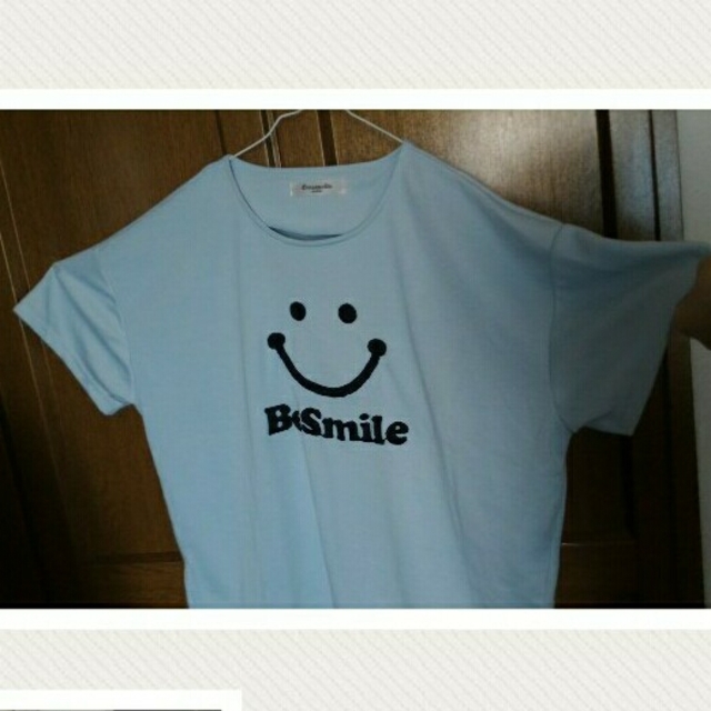 EMSEXCITE(エムズエキサイト)の*Emsexcite*スマイルTシャツ*ブルー* レディースのトップス(Tシャツ(半袖/袖なし))の商品写真