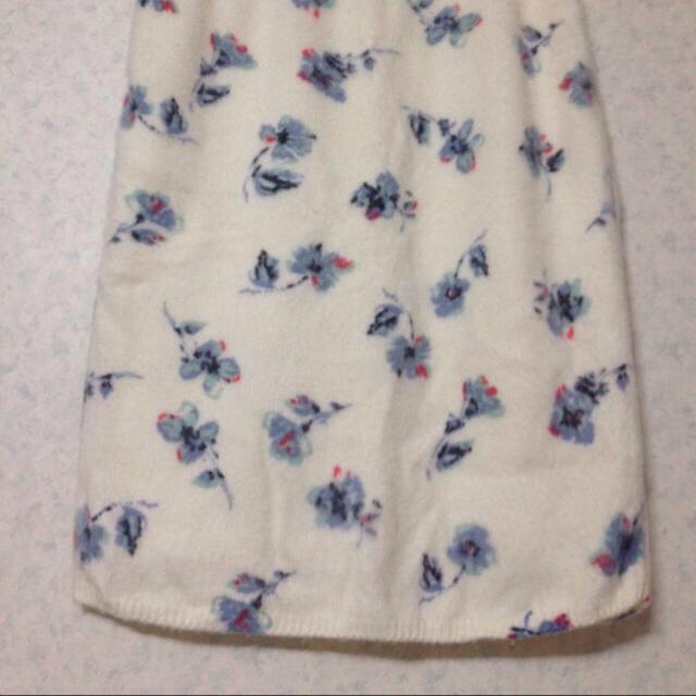 MERCURYDUO(マーキュリーデュオ)のフラワープリントスカート レディースのスカート(ひざ丈スカート)の商品写真