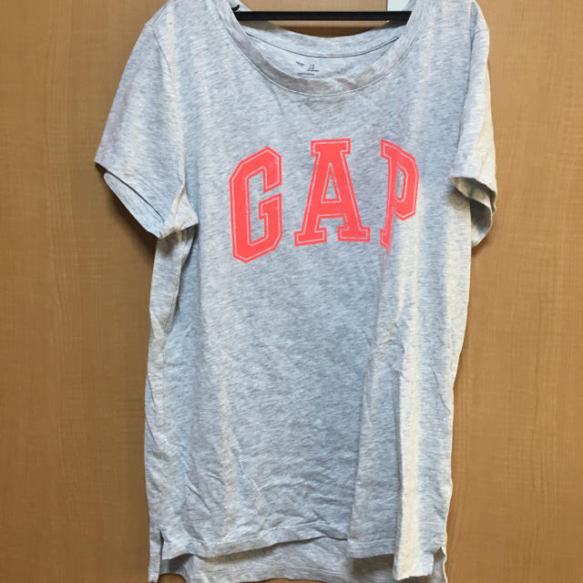 GAP(ギャップ)のgap Tシャツ レディースのトップス(Tシャツ(半袖/袖なし))の商品写真