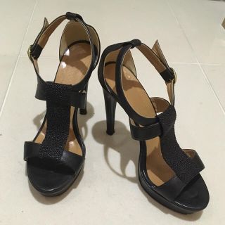 ANYA HINDMARCH(サンダル)のフリマアイテム一覧 ANYA HINDMARCH(サンダル)のフリマアイテム一覧