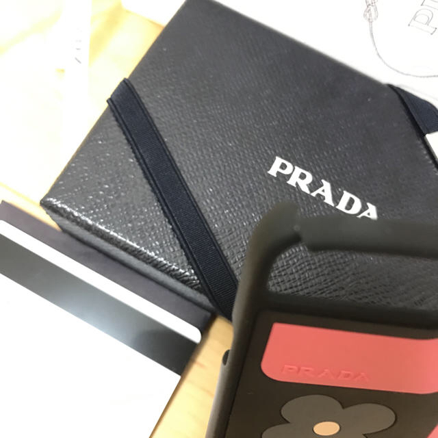 PRADA(プラダ)のプラダ 【完売ブラック】PRADA iPhone 7ケース スマホ/家電/カメラのスマホアクセサリー(iPhoneケース)の商品写真