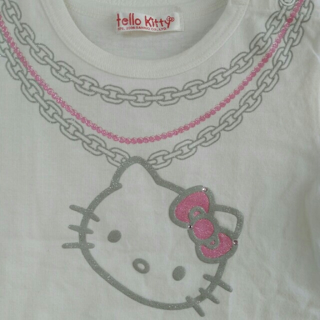 サンリオ(サンリオ)の♥ハローキティ♥キティちゃんのネックレス柄　かわいいTシャツ90 キッズ/ベビー/マタニティのキッズ服女の子用(90cm~)(Tシャツ/カットソー)の商品写真