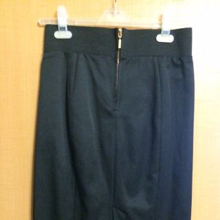 ザラ(ZARA)のさち様お取り置き中！！(ひざ丈スカート)