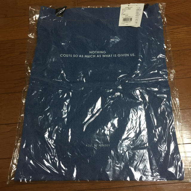 AZUL by moussy(アズールバイマウジー)のAZUL BY MOUSSY デニムトートバック 非売品 エコバック ノベルティ レディースのバッグ(トートバッグ)の商品写真