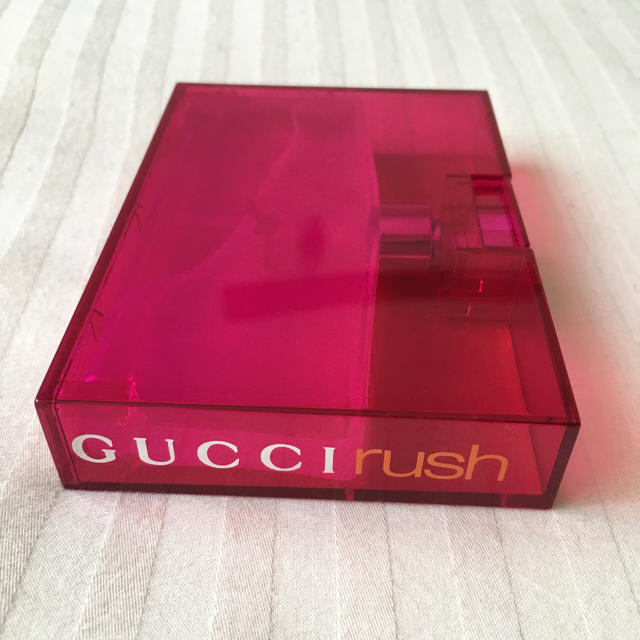 Gucci(グッチ)のGUCCI rush 香水 極美品 コスメ/美容の香水(香水(女性用))の商品写真