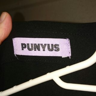 プニュズ(PUNYUS)のpunyus ブラック はおり 渡辺直美 (カーディガン)