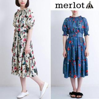 メルロー(merlot)のボタニカル柄ベルト付きオフショルワンピース(ロングワンピース/マキシワンピース)