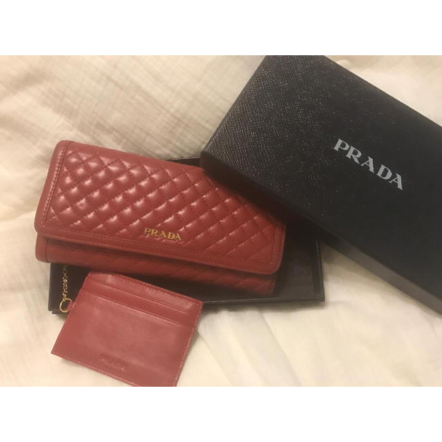 PRADA(プラダ)のPRADA キルティング長財布＊パスケース付き レディースのファッション小物(財布)の商品写真