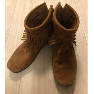 ミネトンカ(Minnetonka)の ミネトンカ フリンジブーツ【アースミュージック＆エコロジーコラボ品】(ブーツ)