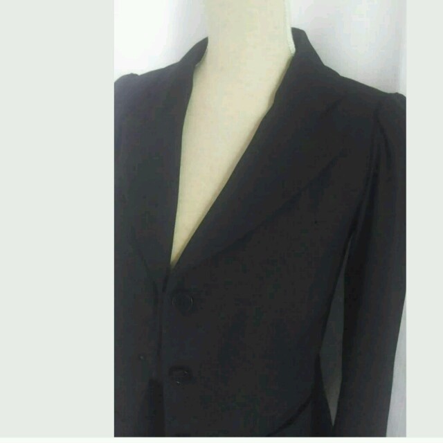 agnes b.(アニエスベー)の大変美品 アニエスベー シンプル 美ラインのスーツ 黒 レディースのフォーマル/ドレス(スーツ)の商品写真