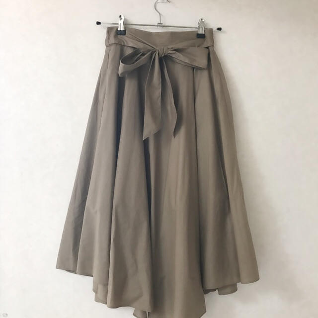 Discoat(ディスコート)の【新品】Discoat 前リボン裾アシメスカート レディースのスカート(ひざ丈スカート)の商品写真