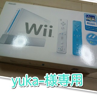 ウィー(Wii)のwii本体 マリオ wiiリモコン2つ＋ヌンチャク2つ(家庭用ゲーム機本体)