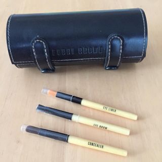 ボビイブラウン(BOBBI BROWN)のふぁーこ様 BOBBI BROWN メイクブラシ&ポーチ(コフレ/メイクアップセット)