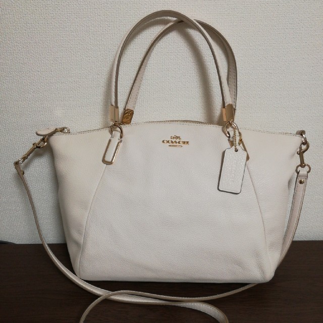 COACH(コーチ)の【美品】COACHオフホワイト2wayバッグ レディースのバッグ(ハンドバッグ)の商品写真