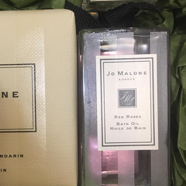 Jo Malone(ジョーマローン)のJO MALONE バスオイル レッドローズ30ml コスメ/美容のボディケア(入浴剤/バスソルト)の商品写真