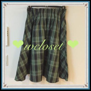 ダブルクローゼット(w closet)のみるく様専用★タック おしゃれ 新品☆wcloset フレアスカート グリーン(ひざ丈スカート)