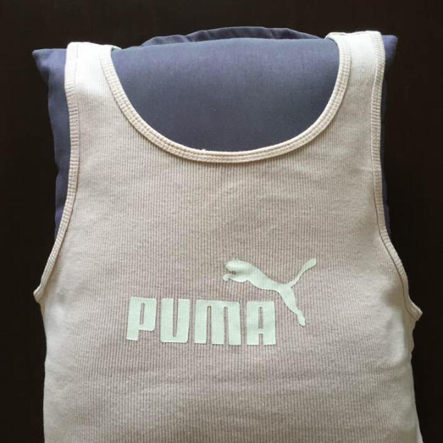 PUMA(プーマ)のプーマ ピンク タンクトップ ノースリーブ ヨガ、ランニングに スポーツ/アウトドアのトレーニング/エクササイズ(ヨガ)の商品写真