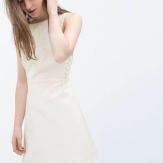 ザラ(ZARA)の美品♡ZARA♡ホワイトワンピース(ミニワンピース)