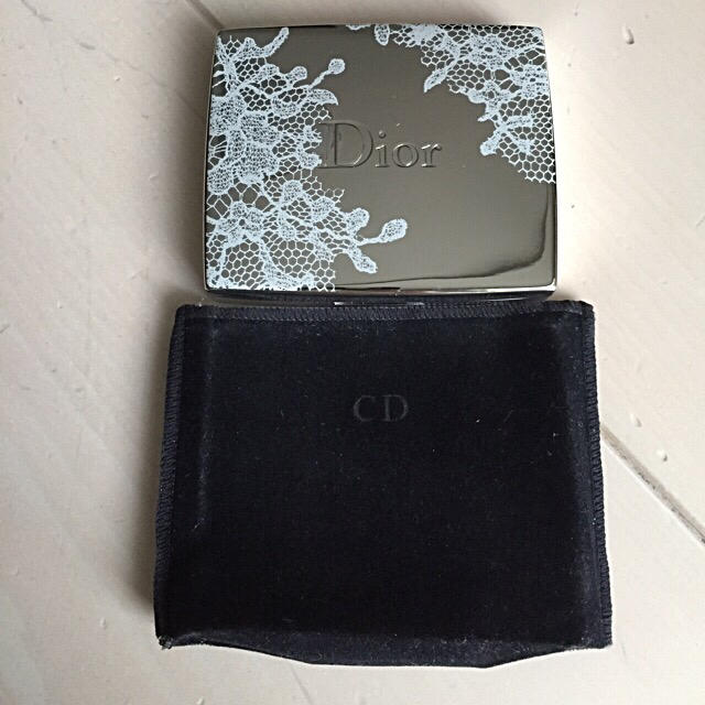 Christian Dior(クリスチャンディオール)のお値下げ！Dior プードリエ ダンテル  #001 フェイスパウダー  コスメ/美容のベースメイク/化粧品(フェイスパウダー)の商品写真