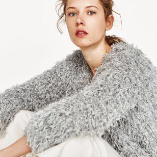 ザラ(ZARA)のこのほわっほわにやみつき♡ ZARA 新品 ショートコート(ノーカラージャケット)