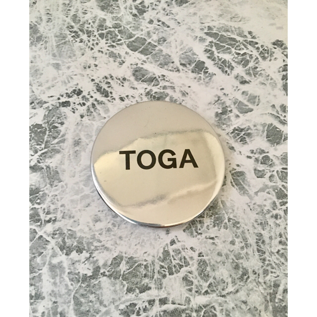 TOGA(トーガ)のTOGA 缶バッチ アクセサリー シルバー レディースのアクセサリー(その他)の商品写真