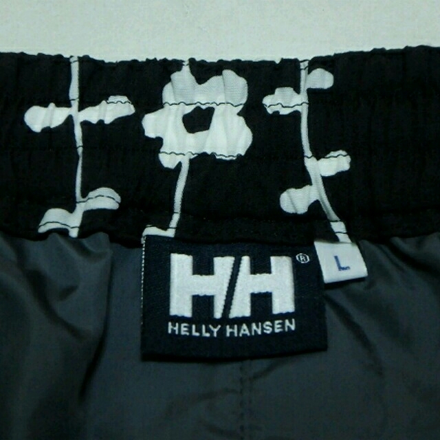 HELLY HANSEN(ヘリーハンセン)のヘリーハンセン花柄スカート スポーツ/アウトドアのアウトドア(その他)の商品写真