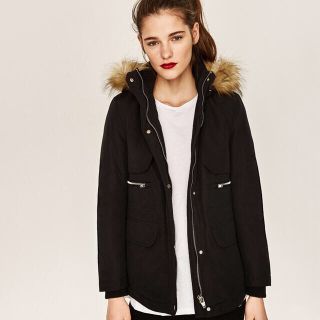 ザラ(ZARA)の早い者勝ち❗️ZARA 新品 フェイクファー付きジャンパー(ブルゾン)