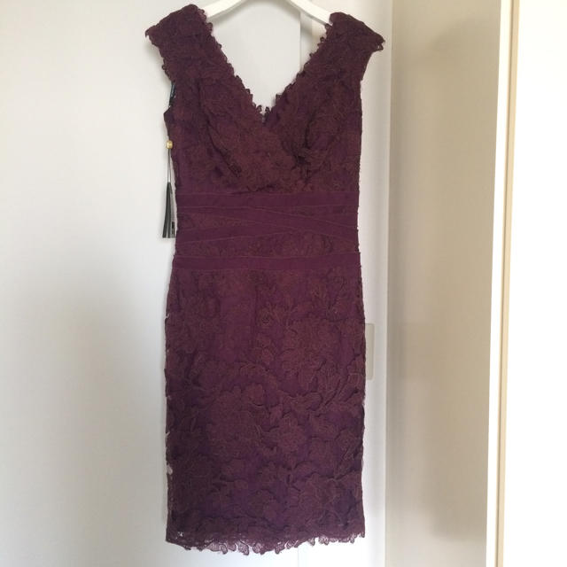 専用です!【新品】TADASHI SHOJI Vネックレースワンピース 正規品