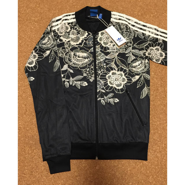 adidas 花柄トラックジャケット