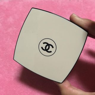 シャネル(CHANEL)の新品未使用品 CHANEL フェイスパウダー (今月中に削除します)(フェイスパウダー)