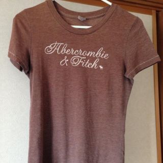 アバクロンビーアンドフィッチ(Abercrombie&Fitch)のアバクロ ブラウンTシャツ(Tシャツ(半袖/袖なし))