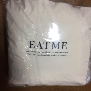 イートミー(EATME)のや様専用‼︎EATME☆ロゴクッション☆新品未使用(クッション)
