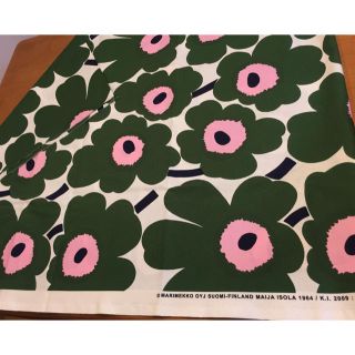 マリメッコ(marimekko)の＊ マリメッコ 廃盤生地  ピエニ ウニッコ グリーン×ピンク  70×50 ＊(生地/糸)