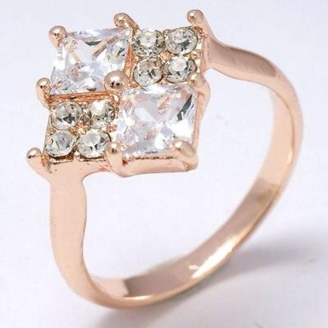 ✨18Kジルコニアリング✨ レディースのアクセサリー(リング(指輪))の商品写真