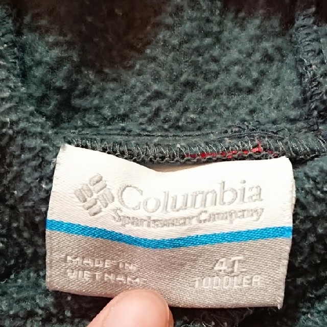 Columbia(コロンビア)のｸﾞﾘｰﾝﾚｰﾍﾞﾙﾘﾗｸｼﾝｸﾞ購入☆Columbia☆KIDS☆ﾌﾘｰｽ☆ キッズ/ベビー/マタニティのキッズ服男の子用(90cm~)(ジャケット/上着)の商品写真