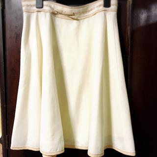 レッセパッセ(LAISSE PASSE)のレッセパッセ 白のフレアースカート(ひざ丈スカート)
