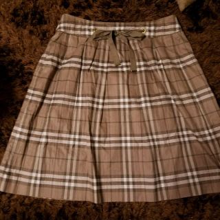 バーバリー(BURBERRY)の☆ﾊﾞｰﾊﾞﾘｰﾁｪｯｸのｽｶｰﾄ　美品　４２☆(ひざ丈スカート)