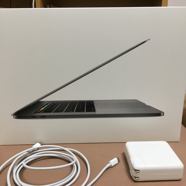 100％本物保証！ Apple - 【最新版 超美品】MacBook pro 15インチ 2017