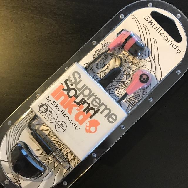 Skullcandy(スカルキャンディ)の「B」skull candy ink’d  [pink]　低音◎ スマホ/家電/カメラのオーディオ機器(ヘッドフォン/イヤフォン)の商品写真