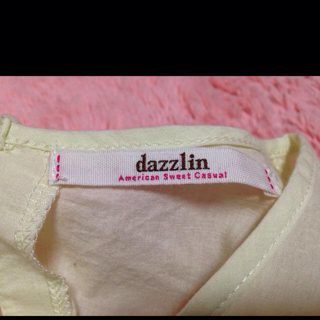 dazzlin(ダズリン)のdazzlin 刺繍トップス レディースのトップス(カットソー(半袖/袖なし))の商品写真