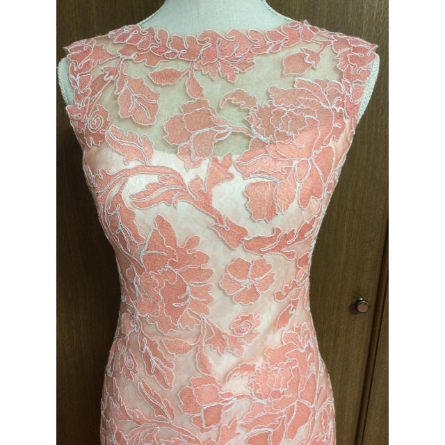TADASHI SHOJI(タダシショウジ)のリピート様専用 バーニーズニューヨーク タダシショージ サイズ2 ピンク ドレス レディースのフォーマル/ドレス(ミディアムドレス)の商品写真