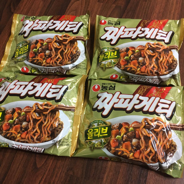 韓国 ジャージャー麺 4袋の通販 By Chi S Shop ラクマ