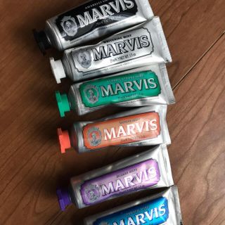 マービス(MARVIS)のmichan様専用 25ml*2 マービス ホワイト グリーン 箱なし(歯磨き粉)