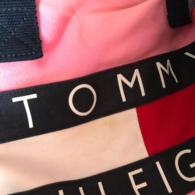 TOMMY HILFIGER(トミーヒルフィガー)のトミーヒルフィガー ボストンバック ピンク レディースのバッグ(ボストンバッグ)の商品写真