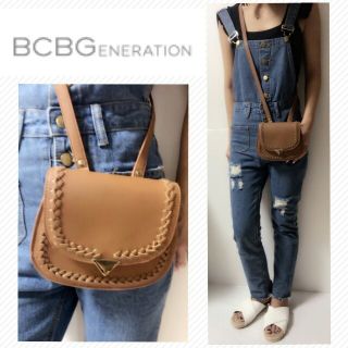 ビーシービージーマックスアズリア(BCBGMAXAZRIA)のゲリラセール！【新品】BCBGenerationウォレットショルダーバッグ(ショルダーバッグ)