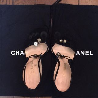 シャネル(CHANEL)のシャネル 黒スエード サンダル(サンダル)