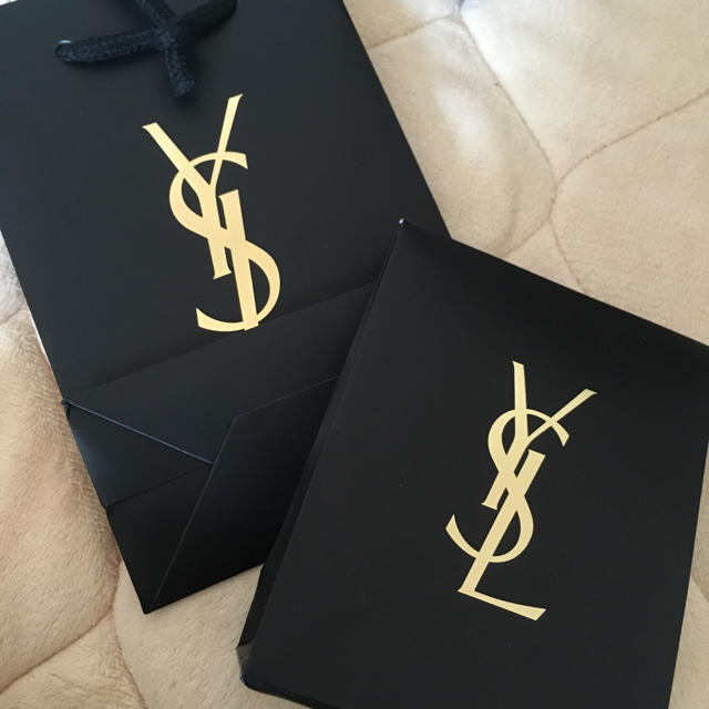 Yves Saint Laurent Beaute(イヴサンローランボーテ)のysl9番未開封ショッパー付き コスメ/美容のベースメイク/化粧品(口紅)の商品写真