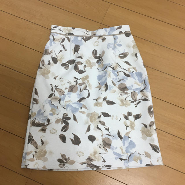 Apuweiser-riche(アプワイザーリッシェ)のアプワイザーリッシェ  ニュアンスフラワータイトスカート0サイズ レディースのスカート(ひざ丈スカート)の商品写真