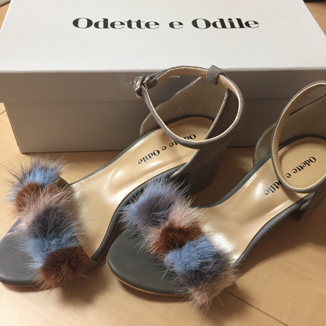 Odette e Odile(オデットエオディール)のOdette e Odile ファーサンダル レディースの靴/シューズ(サンダル)の商品写真